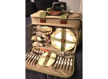 Portable Insulated Picnic Basket With Accessories