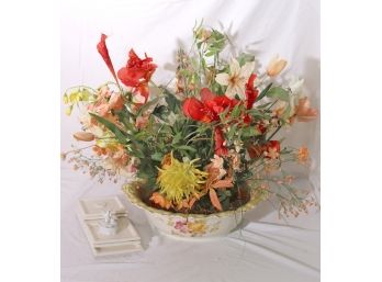Gorgeous Planter Centerpiece Bowl With A Hallmark On The Bottom Includes Snack Plates & Tray