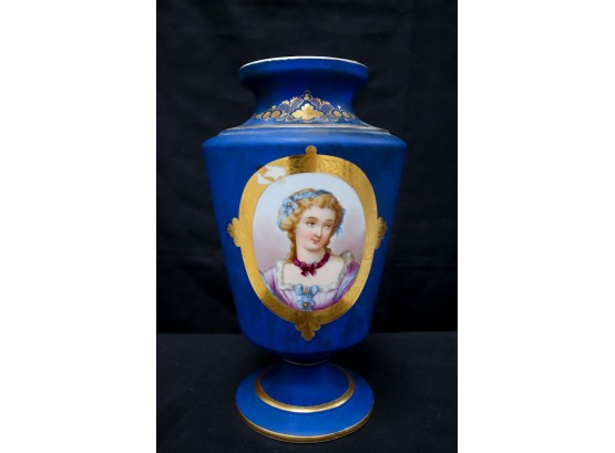 Vintage Portrait Vase With A Hallmark On The Bottom