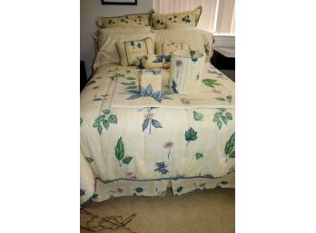 Croscill Queen Size Floral Bedding Set With Matching Accessories As Pictured