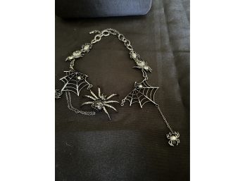 18' SPIDER / SPIDER WEB NECKLACE - PERFECT FOR HALLOWEEN PARTIES