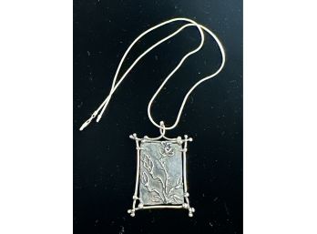 STERLING SILVER FLORAL PENDANT ON 20' STERLING TIGHT ROPE NECKLACE