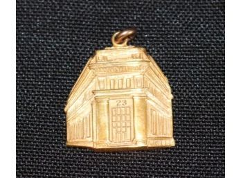 14K YG  Pendant Of Prominent Bank / Building