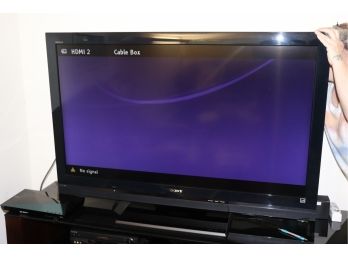 Sony Bravia 50' TV Model 2009 KDL52S5100 With Blu-ray Disc Player