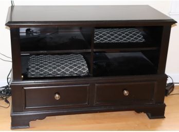 Thomasville Contemporary Entertainment Unit With 2 Drawers And 4 Shelves
