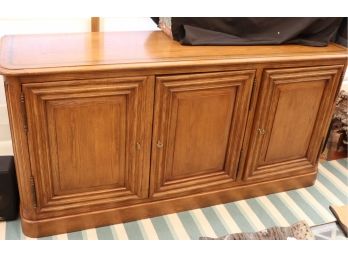 Large Wood Entertainment Console With Cabinet Great For Storage