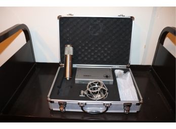 Sterling Audio PSM1 Vacuum Tube Microphone With Case