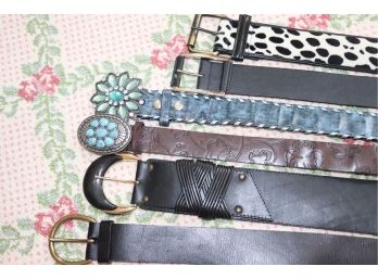 Lot Of Women's Belts Includes Includes Ellen Tracy, Martin, Limited Express, Cow Pattern Size S - M