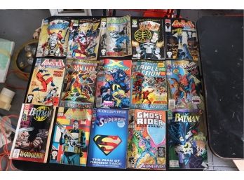 Mixed Lot Of Assorted Comics Titles Include Spiderman, The Punisher, Ghost Rider, Daredevil And More Condi