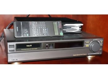 Sony Video Cassette Recorder EV - S550 NTSC With Remote