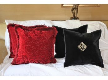 Lot Of 4 Decorative Pillows