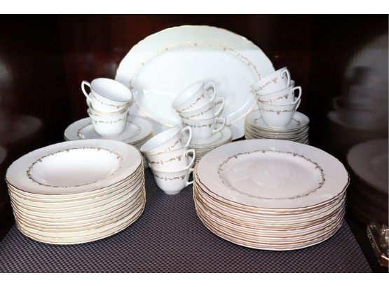 Royal Worcester Gold Chantilly Fine Bone China Made In England Service For 12