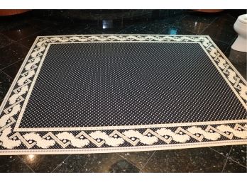 Quality Design Area Rug Approximately 8 Feet X 8 Feet