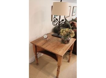 Vintage Square Wooden End Table With Tulip Black Metal Lamp & Decorative Accessories