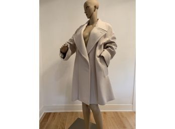 Gucci Wool/Cashmere Oversized Lite Pink Woman's Coat, Pre-Sold In Very Good Condition, Size 42 Never Worn