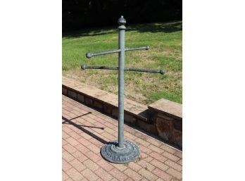Frontgate Outdoor Poolside Towel Stand