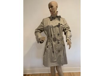 Burberry Dark Trench Size 12R With Plaid Lining With Tags, Unused