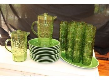 Lot Of Le Cadeaux Plastic Plates With Cups And Pitchers
