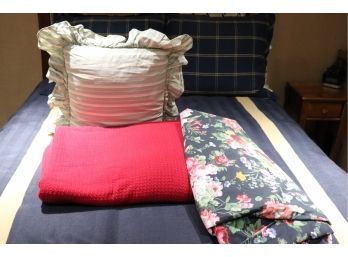 123.	Ralph Lauren Floral Duvet, HMU American Living Queen Size Cranberry Colored Cotton Blanket