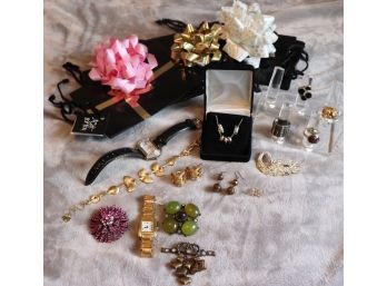 Mixed Women's Fashion Jewelry Lot Includes Brooches & Charm Necklace With Matching Earrings