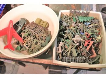 Large Lot Of Plastic Toy Soldiers, Includes Indians, Dinosaurs, Soldiers, Accessories, Time-Wee, Aurora