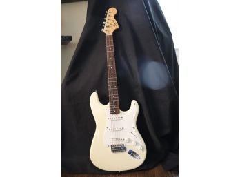 Fender Squier-Affinity Series-Stratocaster