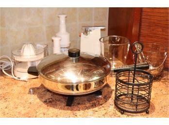 Asst. Small Electric Kitchen Appliances Include Fry Pan, Juicer And Other Kitchen Needs