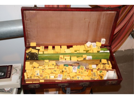 Vintage Mahjong Tile Game Set With Case