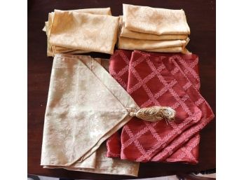 Table Runners And Napkins 8 Pieces Included