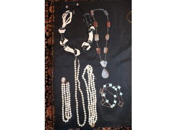 Lot Of Six Necklaces In Various Styling