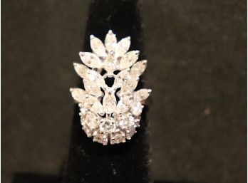 18K WHITE GOLD AND DIAMOND BEAUTIFUL COCKTAIL RING, SPARKLY WHITE 6.6 DWT APPROX 30 DIAMONDS, SIZE 5 14