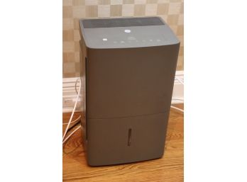 General Electric Energy Star Dehumidifier Model Number Apel70lwq2 72 Pints 115V With Auto Shut Off