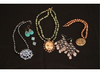 Fun Fashion Jewelry Lot Includes Beaded Necklaces With Pendants And 3 Pairs Of Earrings