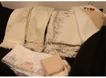 Assortment Of Table Linens