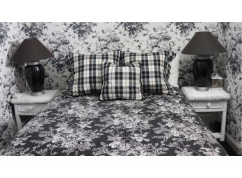 Vintage Ralph Lauren Queen Size Black & White Bedding With Nightstands Lamps