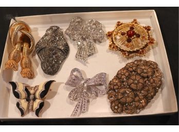 7 Vintage Assorted Fine Costume Pins & Brooches  (