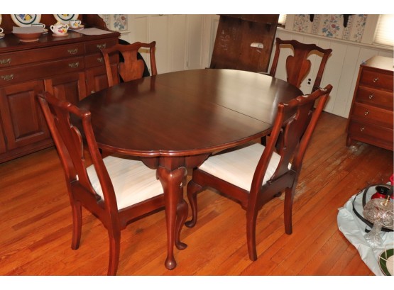 BEAUTIFUL COLONY HOUSE CENTENNIAL QUEEN ANNE STYLE OVAL DINING TABLE WITH 4 CHAIRS
