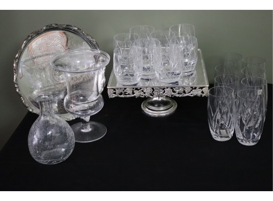 MIXED LOT INCLUDES 16 MIKASA GLASSES WITH DECORATIVE CAKE STAND BY FB ROGERS & CRACKLE VASE