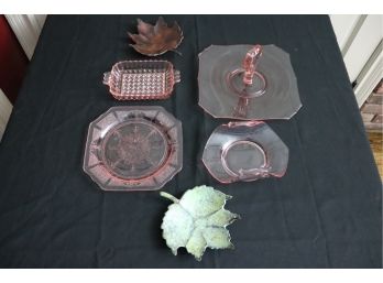COLLECTION OF PINK DEPRESSION GLASS INCLUDES SERVING DISH WITH HANDLE & METAL LEAF ACCENT DISHES