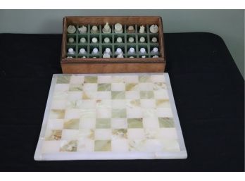 VINTAGE CARVED GREEN ONYX CHESS SET WITH BOARD & WOOD BOX FOR STORING GAME PIECES