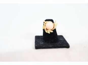 14K YG Ladies Cocktail Ring With Round Coral  Size 7