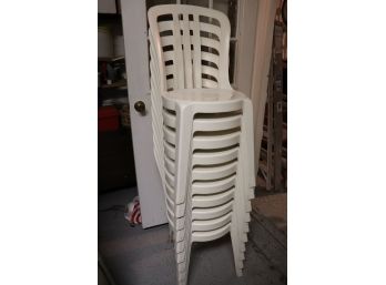SET OF 10 PLASTIC OUTDOOR CHAIRS GREAT FOR PARTIES