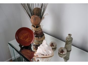 DECORATIVE COLLECTION INCLUDES GLAZED POTTERY PIECES, SEASHELL, VASE & PLATE