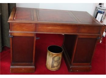 ANTIQUE MAHOGANY EXECUTIVE DESK WITH LEATHER TOP