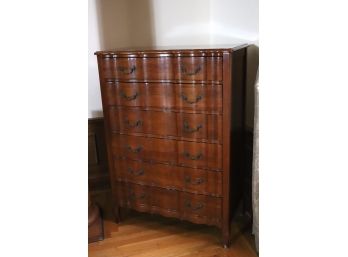 QUALITY 1940S PERMACRAFT FURNITURE 6 DRAWER DRESSER WITH SCALLOPED FRONT DRAWERS AND ELEGANT HANDLES