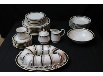 Vintage Majesty Fine Porcelain China Set Bellvue Pattern  Service For 8 Plus Serving Pieces