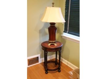 Vintage Bombay Company Round Occasional Table With Unique Polynesian Style Brass & Wood Table Lamp