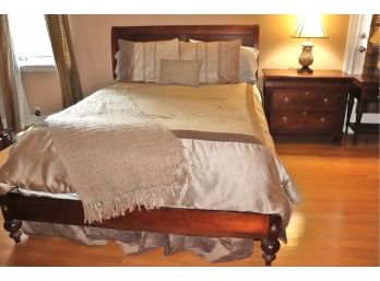 Vintage Ethan Allen Transitional Style Queen Wood Bedframe With Fluting Detail  Made In America