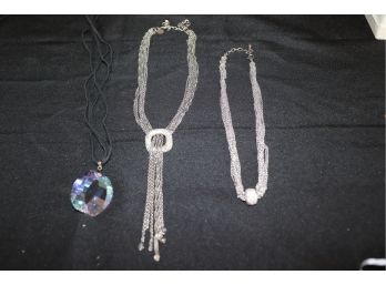 Fun Sparkle Chicos Necklace With Case & Mesh Chain Necklace With Sparkle Charm & Crystal Pendant On Rope