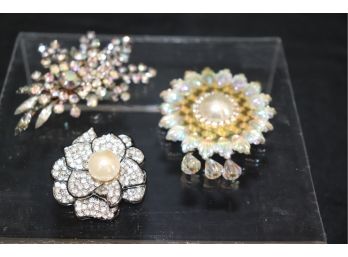 Collection Of 3 Womens Floral Fashion Sparkle Brooches